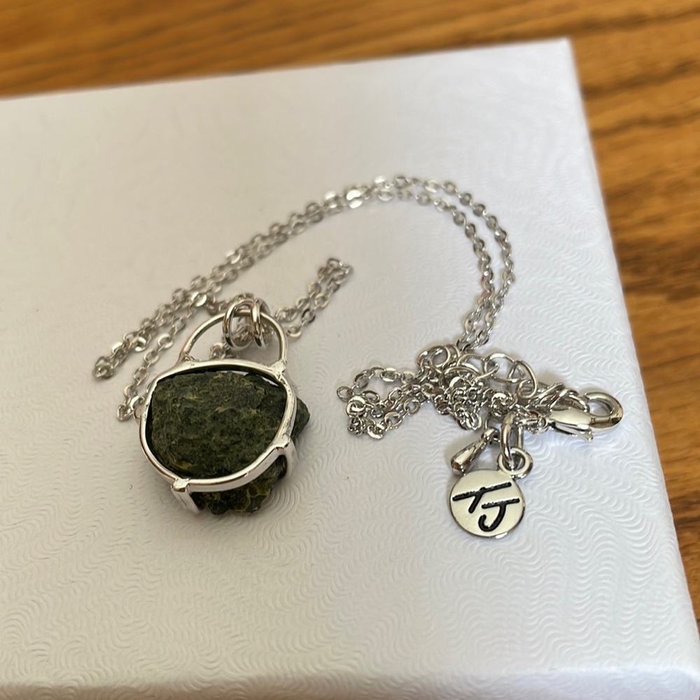 TJazelle pendant
